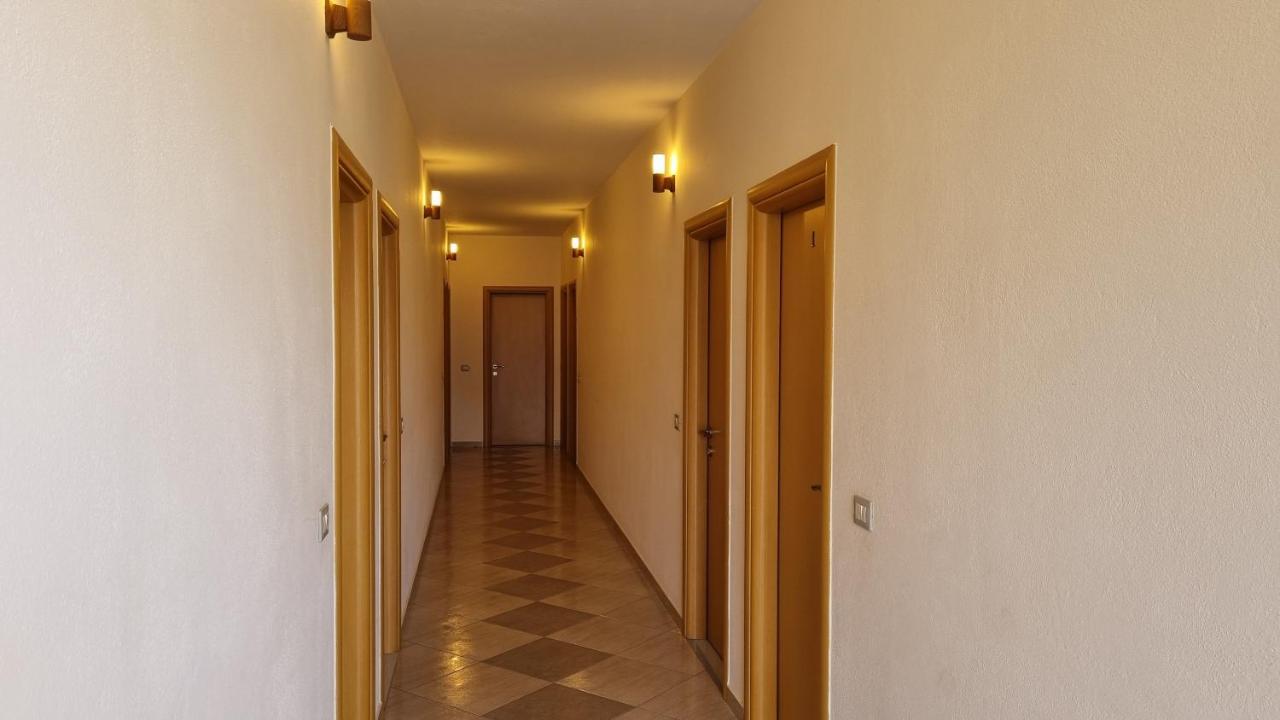 Anmaor Hotel Qeparo Exterior photo