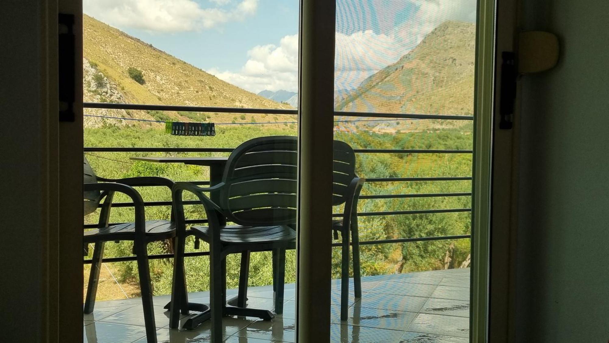 Anmaor Hotel Qeparo Exterior photo